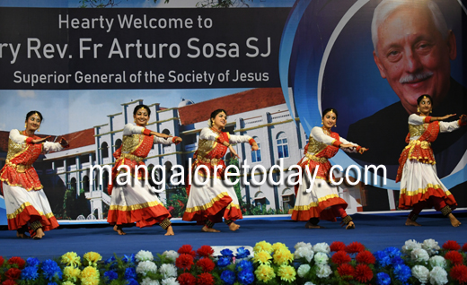 Welcome dance